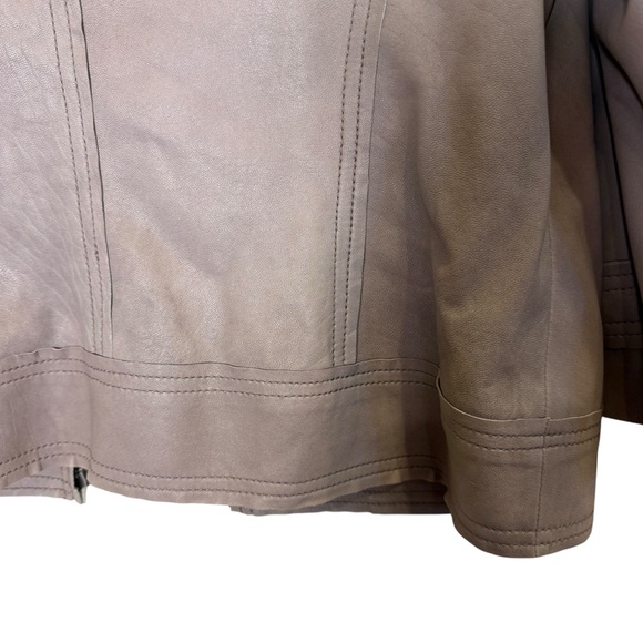 St. John Women's Taupe Lightweight Leather Jacket sz 4 - Picture 12 of 16